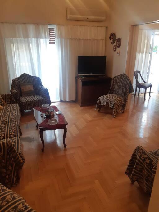 Classical Apartment At Lycabetus Hill Атина Екстериор снимка